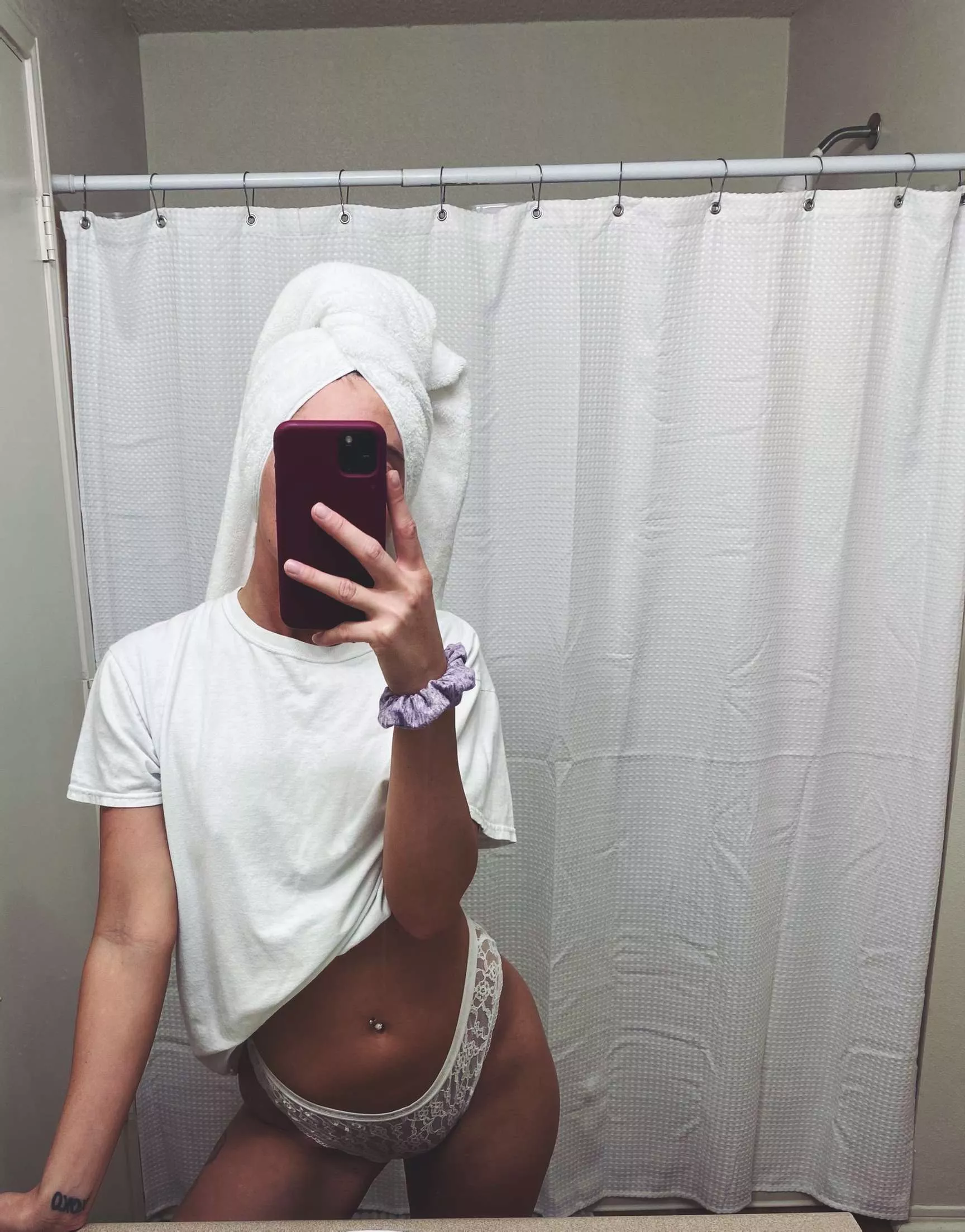 Would you like to see how I look in the shower? π Would you like to see how I look in the shower? π