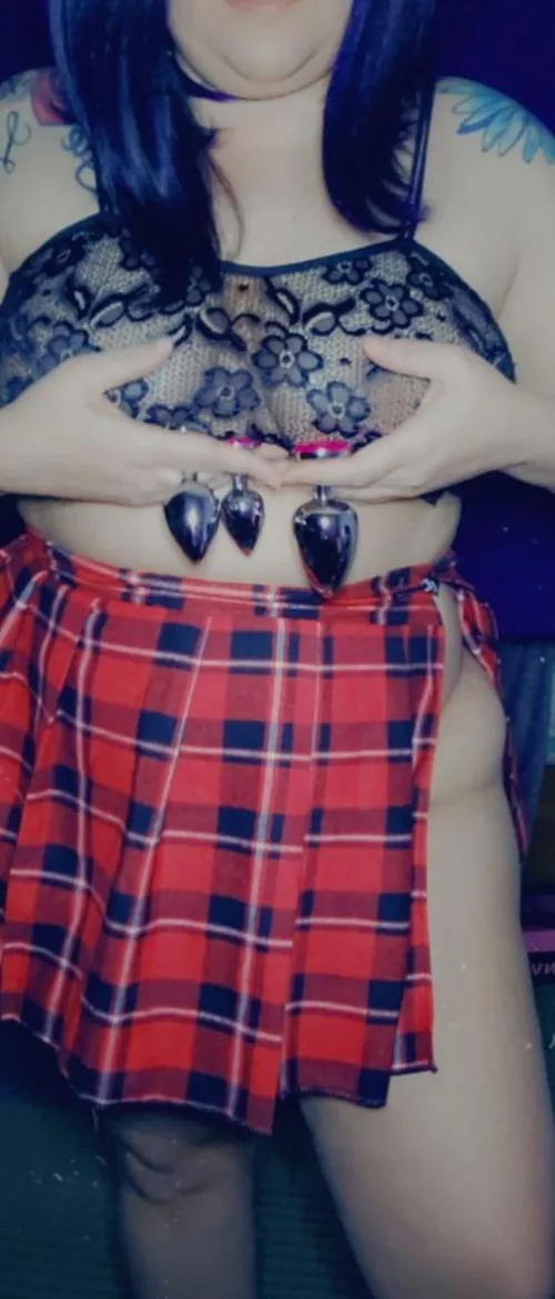 would you like to see me try all 3 sizes