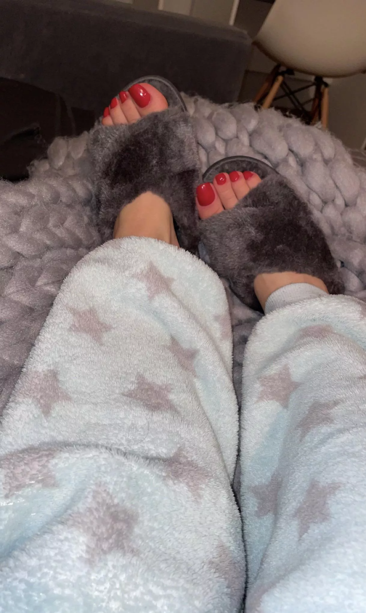 Would you like to take off my flip flops? 😋