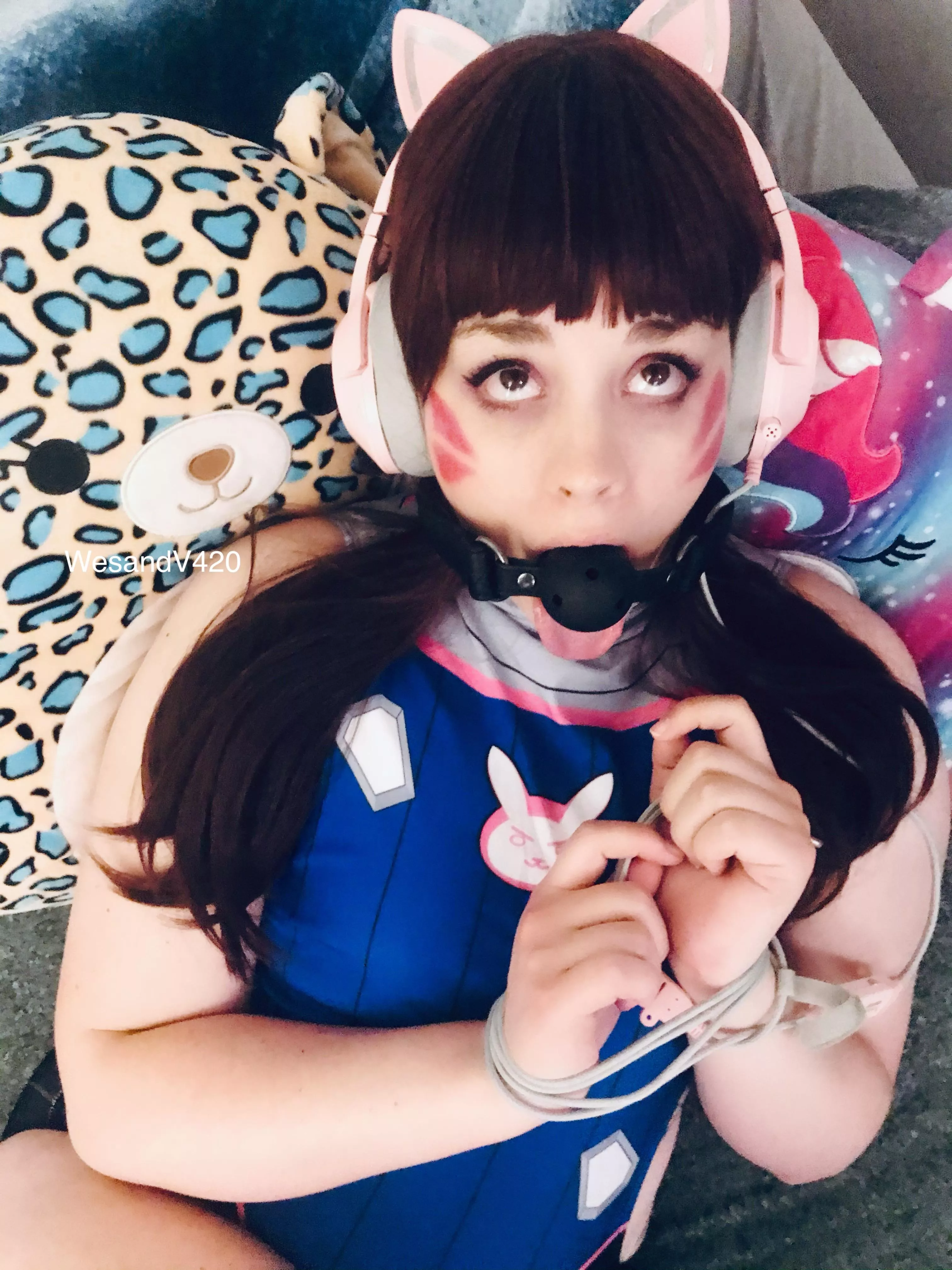 Would you pause your game for me? [f]