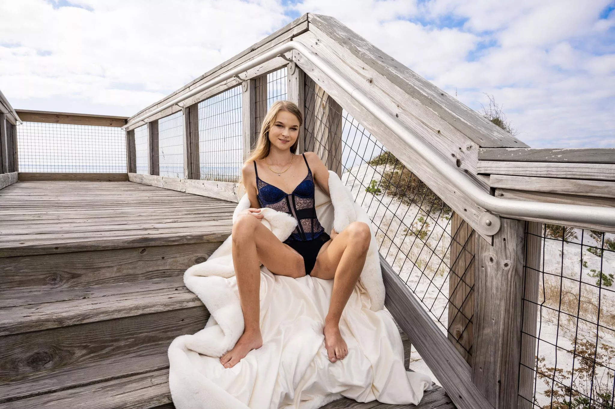 Would you play on the beach with me? 😋