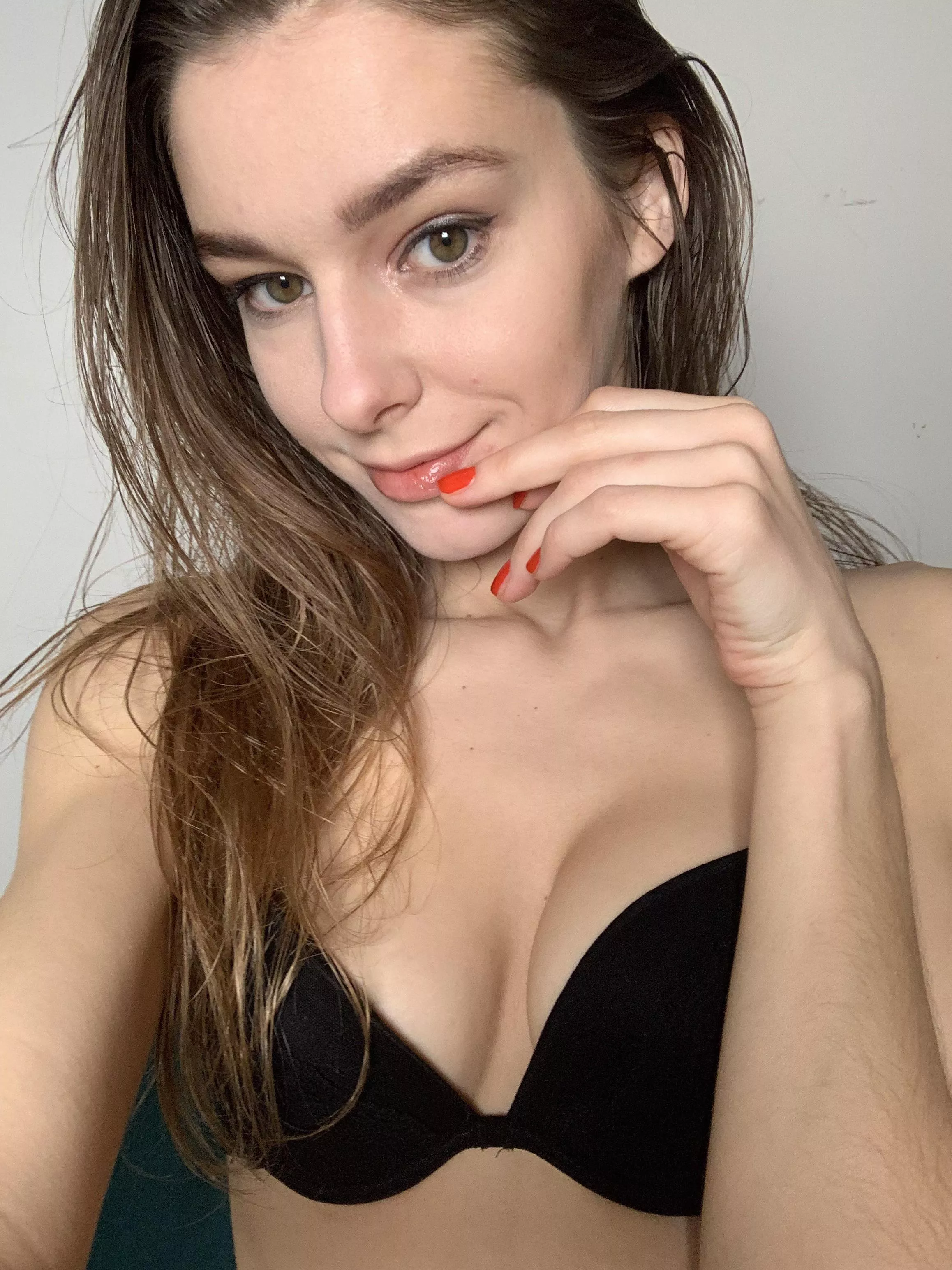 Would you play with me before i go to sleep? 😴