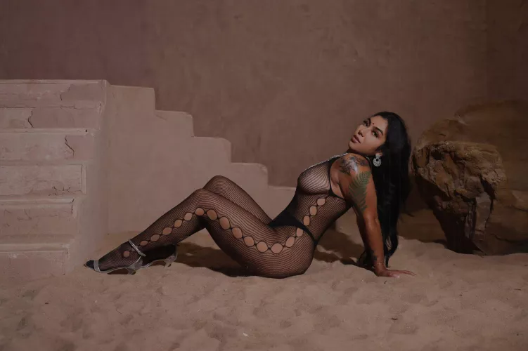 Would you play with me? [F]