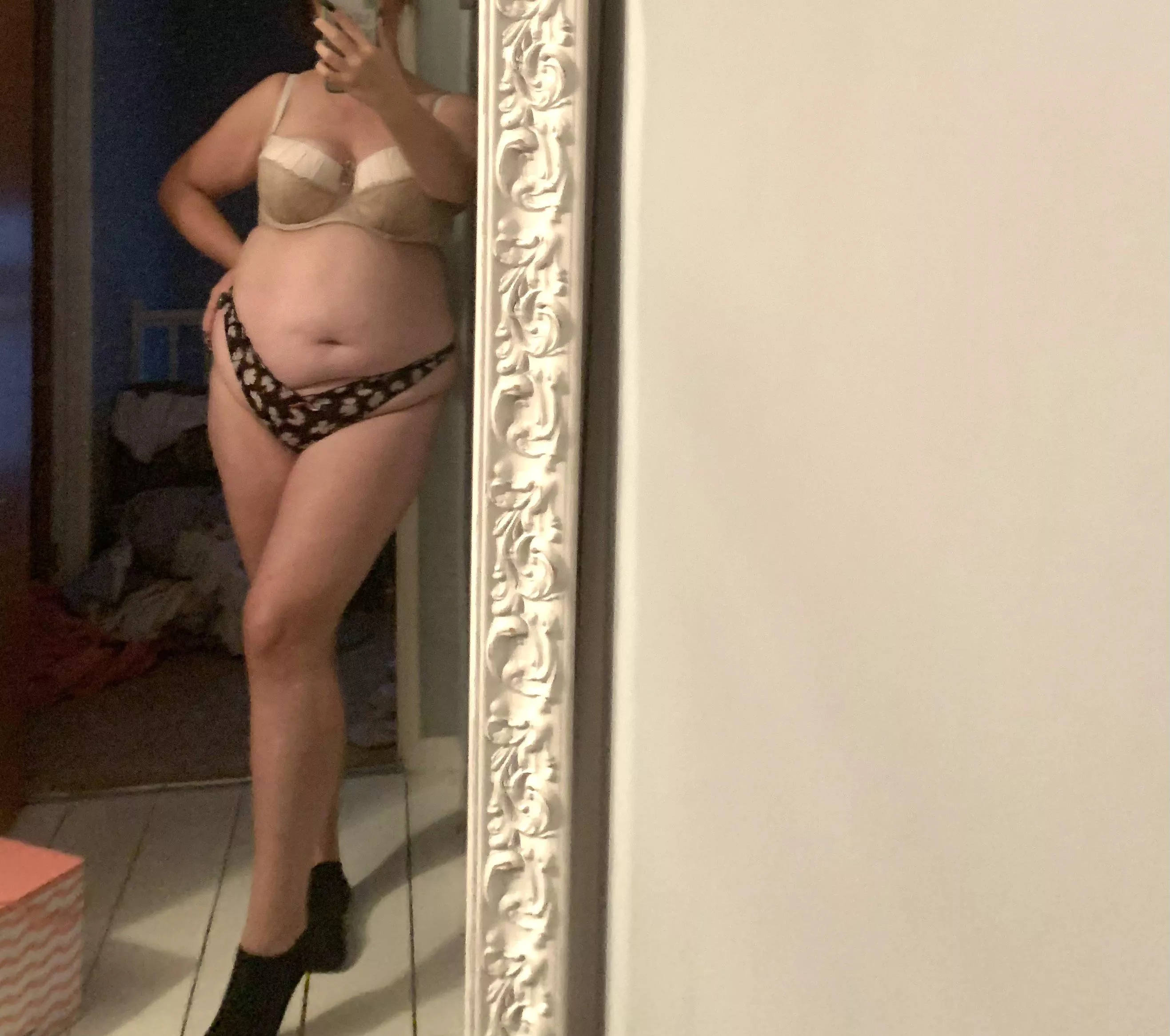 Would you play with me while my husband works away… 😜 Would you play with me while my husband works away… 😜
