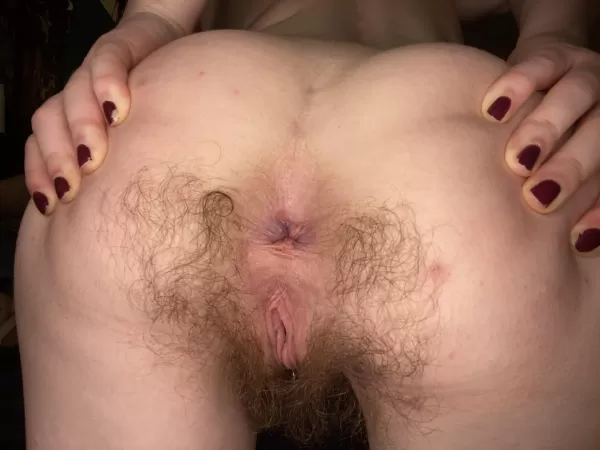 Would you poke your tongue, dick or finger in there first? 🤷♀️