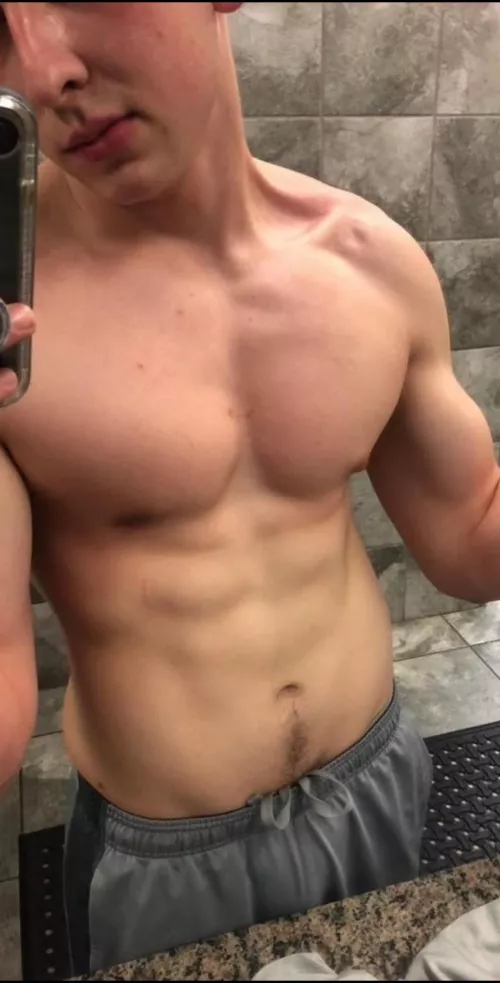 Would you rather carress his body or 🍆