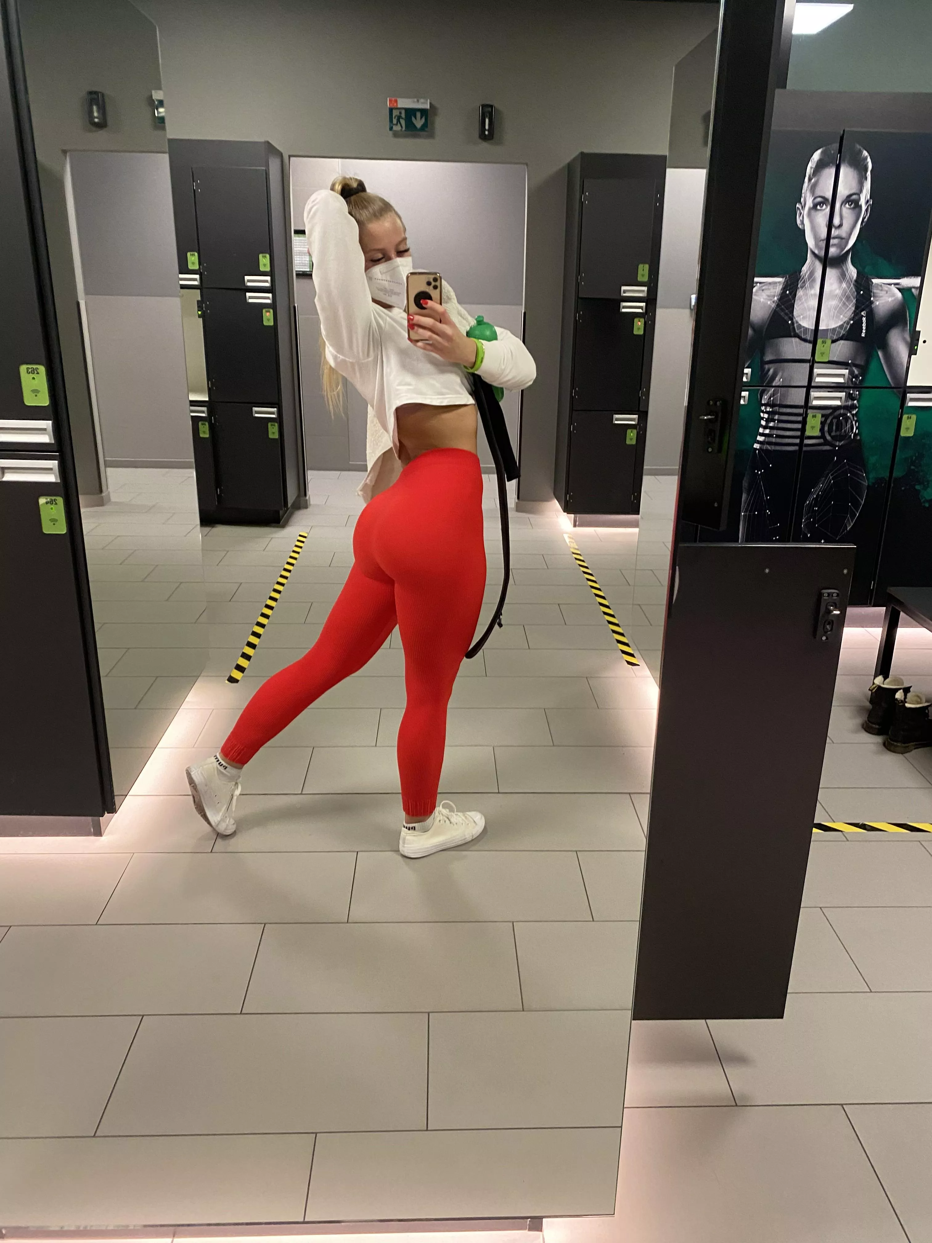 Would you smack my ass while I deadlift?