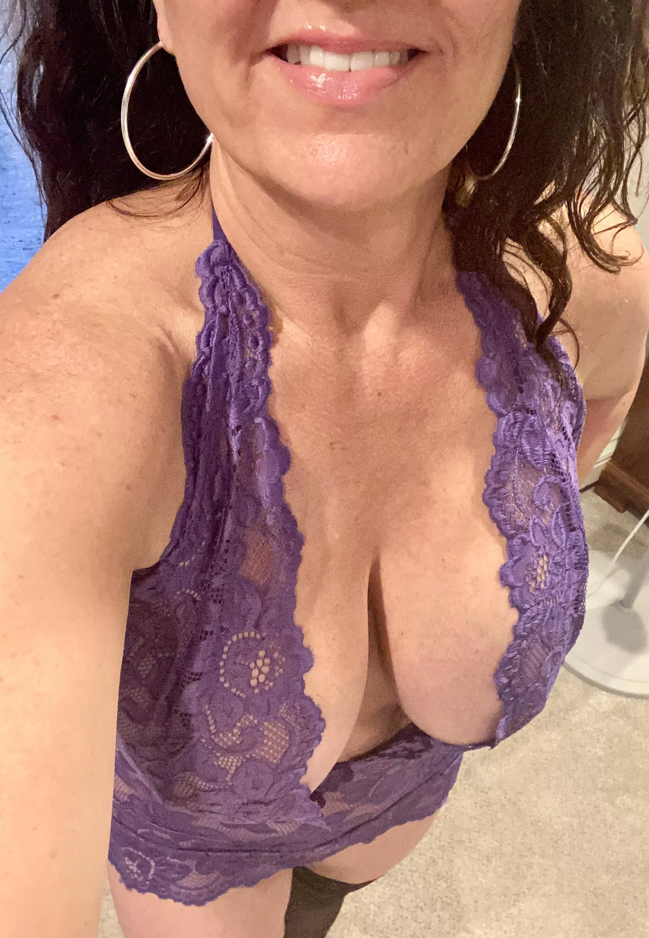 Would you smash or pass on this mature mom?