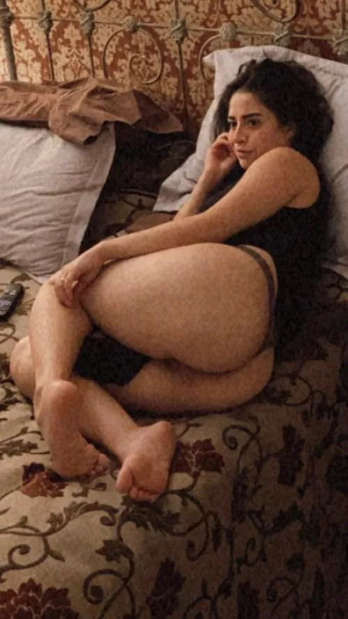 Would you spend the weekend with this ass? 😚