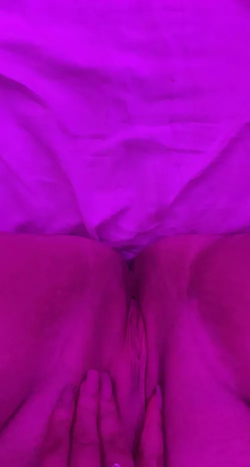 Would you spread my lips for a taste? 😏👅💦