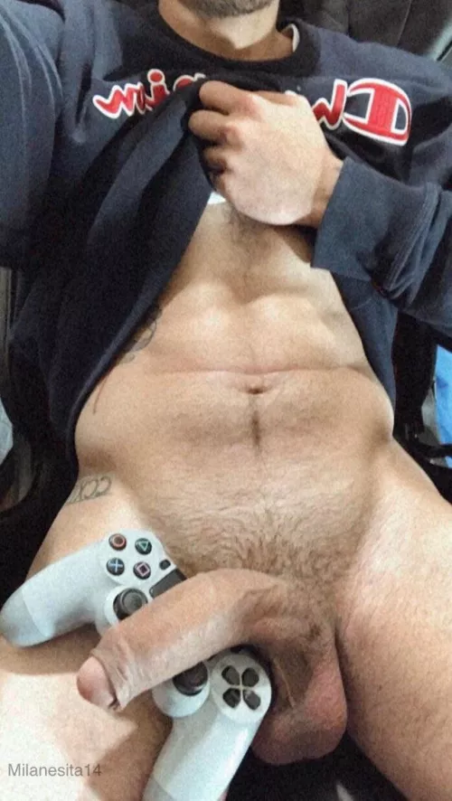 Would you suck my cock while I game? ๐