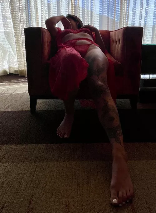 Would you suck my toes? 💕☺️