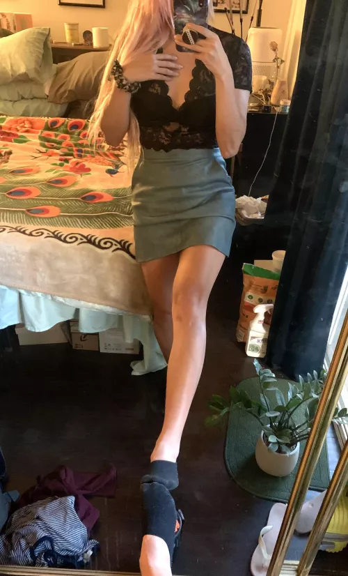 Would you take me out to dinner and worship my socks for dessert π§ π π§¦