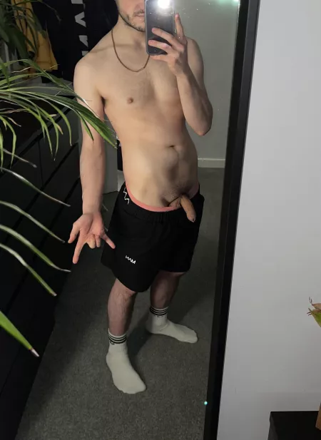 wouldn’t mind a suckin’ 😈 hit up our Twitter for tons of horny, chavy content @harrynzack
