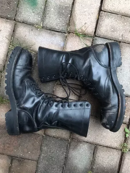 [WTB] Does anyone have a pair of these in an 11-11.5 they'd like to sell? I believe they're Canadian military boots (similar to Genesco, Corcoran but pre-Vibramed)