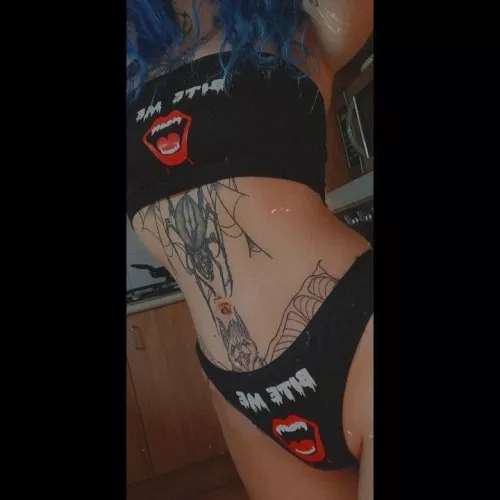 Xxxx size 4 over here