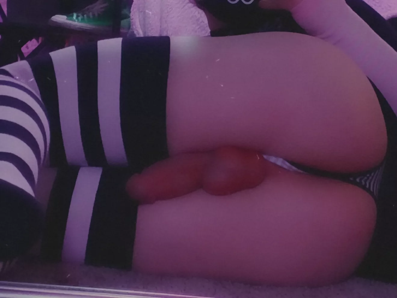 y'all broke my DM's lol anyways heres the nude I promised