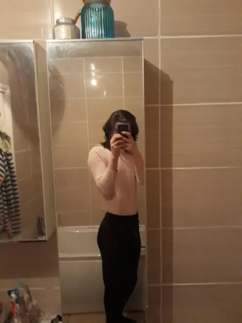 Y'all were really supportive before so here's my pencil skirt and turtleneck, what do y'all think about It?