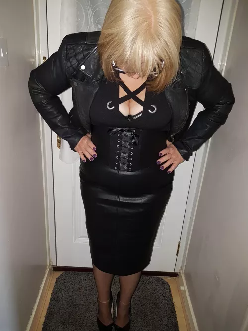 Yep the old piece of shit is wearing this tonight