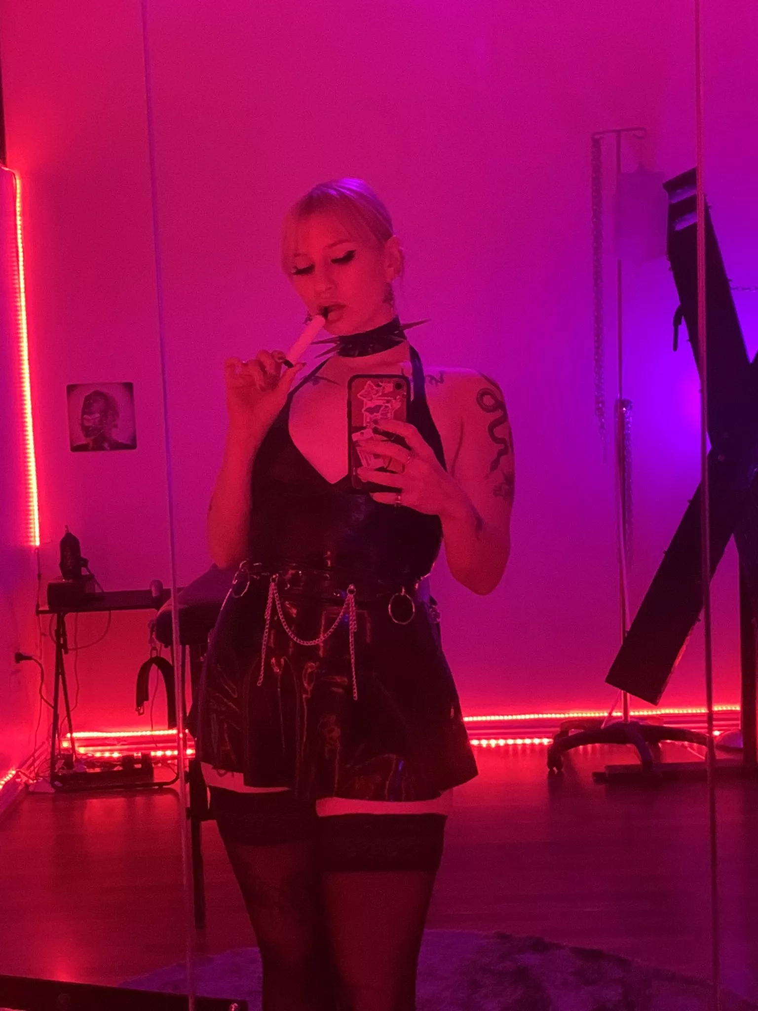 Yes I’m vaping in the dungeon and yes I look fucking mental today. Yes I’m vaping in the dungeon and yes I look fucking mental today.