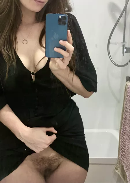 Yesterday you all were trying to guess my home country. Does this picture help your decision? Excuse the dirty mirror - itβs just like my thoughts.