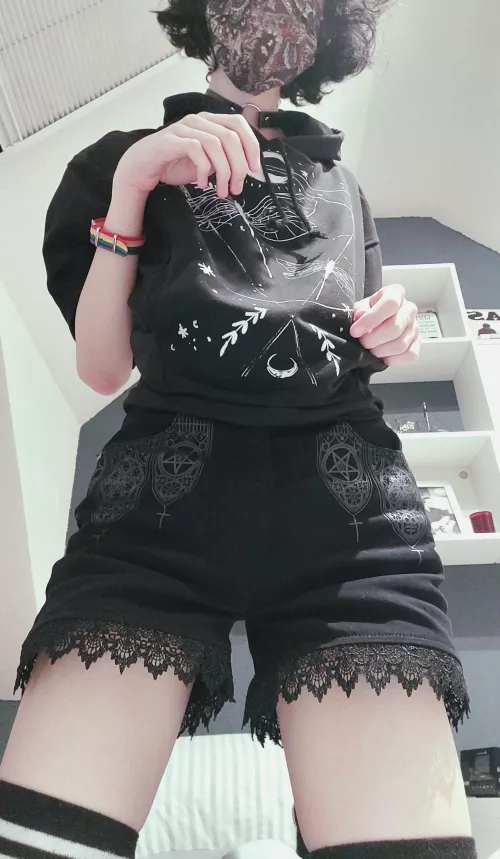 Yo, I got a bit emo recently. I'm still waiting for that My Chemical Romance shirt, though.