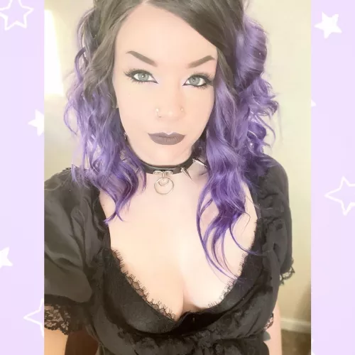 You are cordially invited to my New Years 2022 party!!! 🧸🔪🍾-Sincerely, Vërøñïkä Vëñøm.