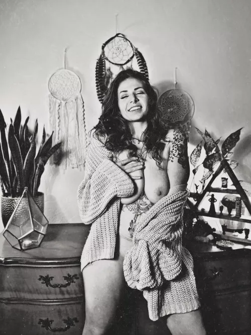 “You are enough to drive a saint to madness or a king to his knees” ❤️ Grace Willows, To Kiss A King ❤️