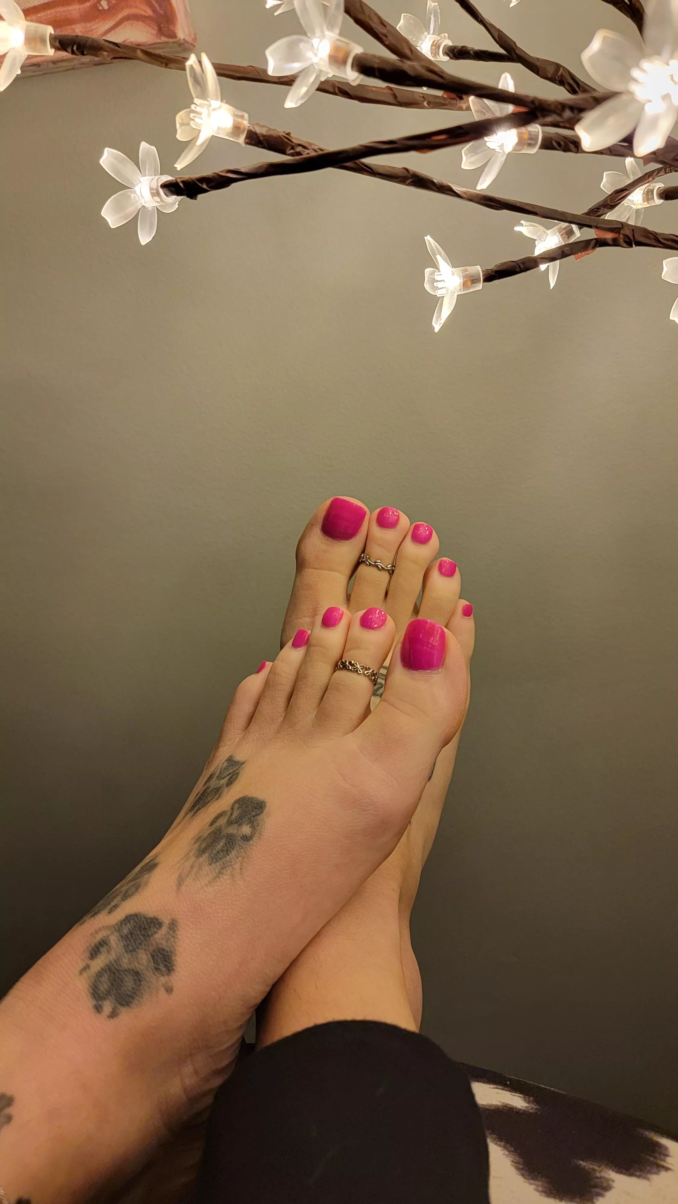 You better kiss every toe goodnight 💕