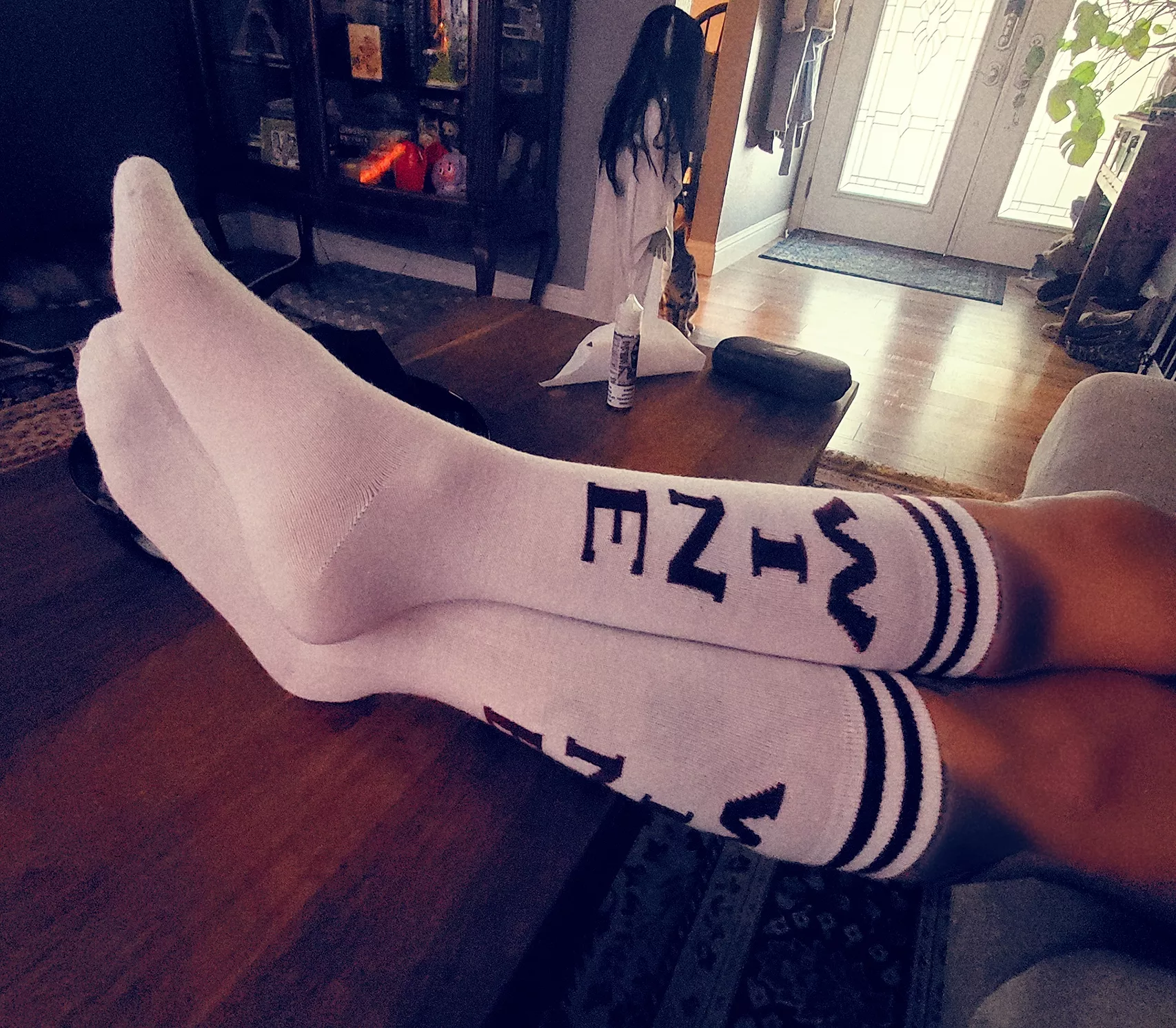 You bring the wine I'll bring my so(f)t size 10's