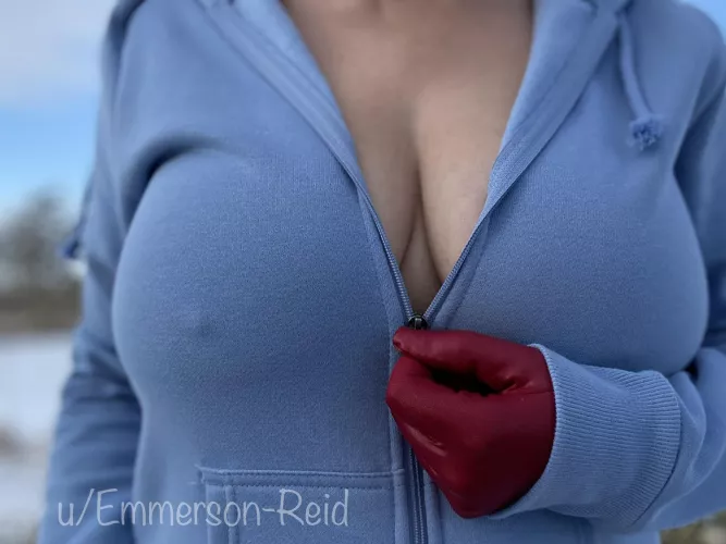 You can go braless in a hoodie. Love this baby blue!