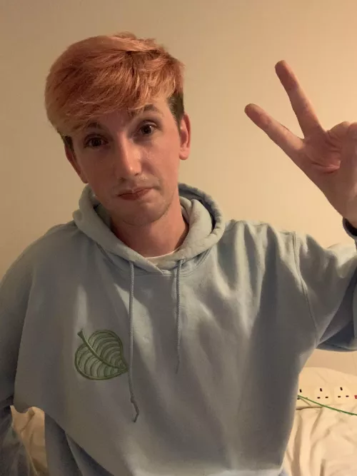 You can probably tell from my hoodie, but Iām so excited for the Animal Crossing update š
š
