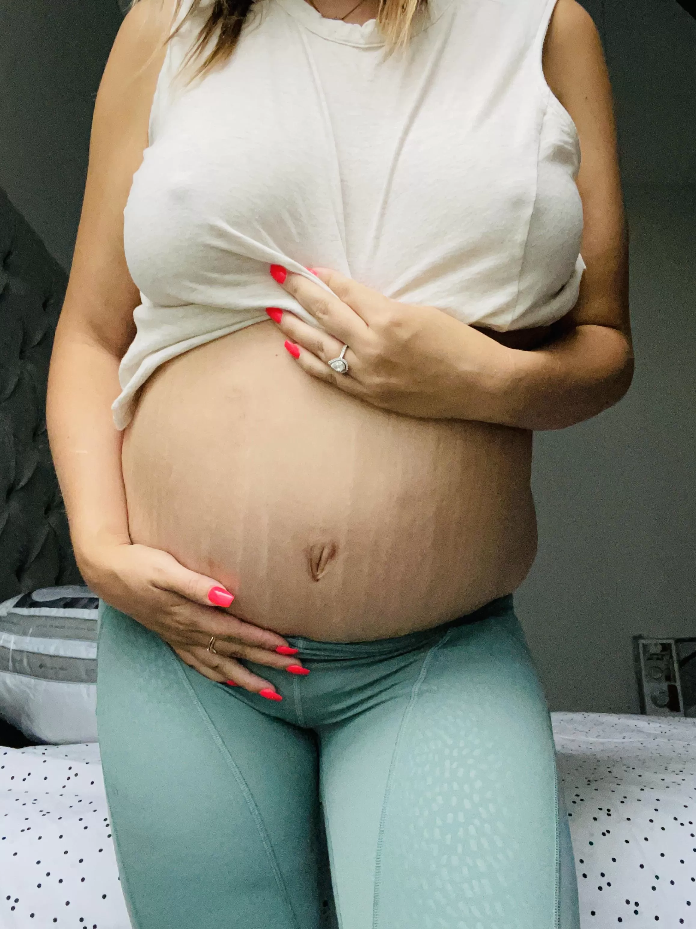 You can see my nips poking through 😉 7 months today 🎉