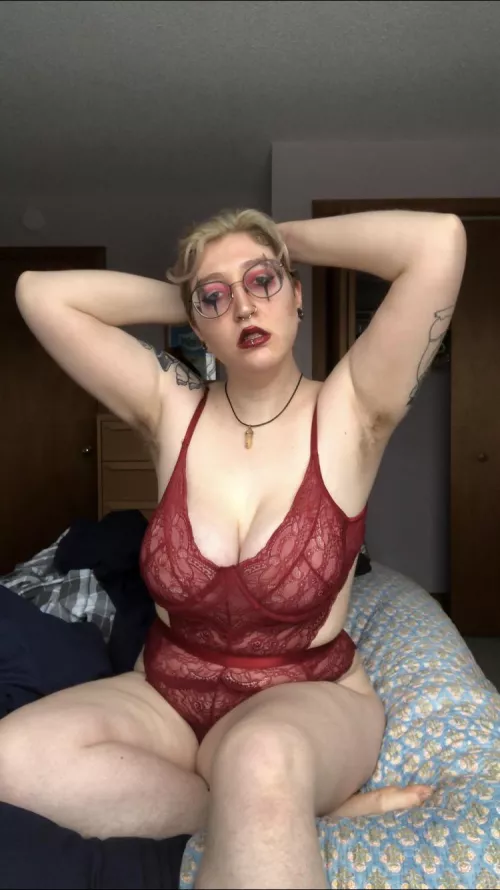 You can tell there’s way more tit beneath that wire 😂 maybe one day something will fit