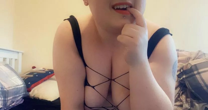 You come home and I’m like this on the bed wyd 🤨