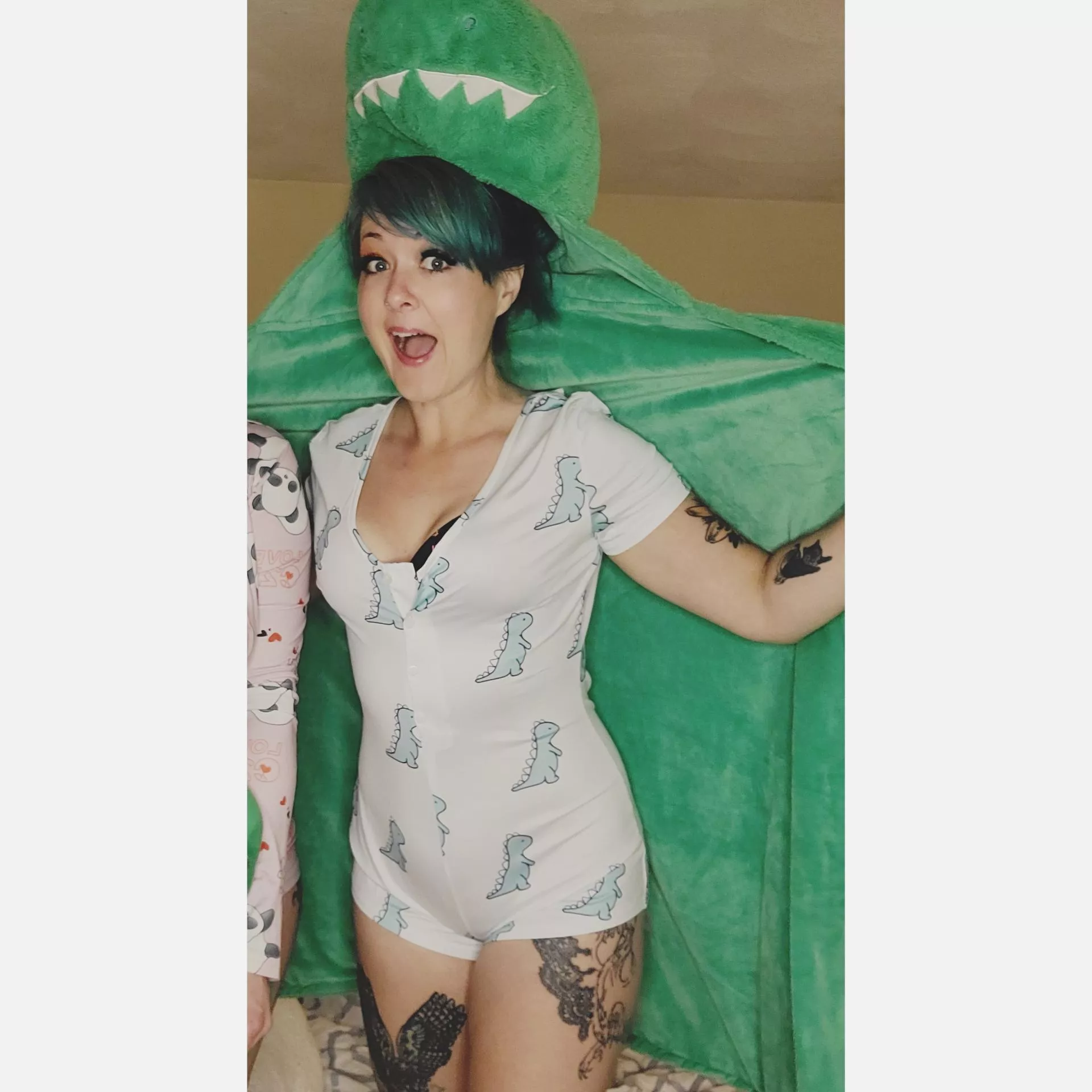 You encounter this ferocious beast in the woods- what do you do?? 🦖🦖🦖 You encounter this ferocious beast in the woods- what do you do?? 🦖🦖🦖