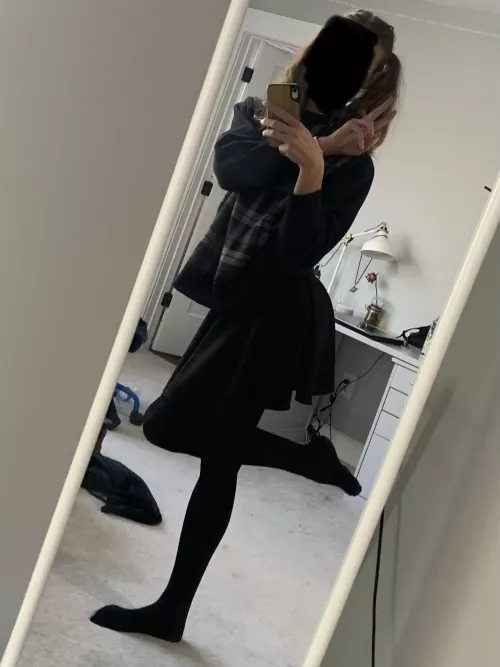 You guys seemed to like my outfit from a few days ago so here’s another picture of it. I love all of the feedback I get here, you’re all too sweet 🥰