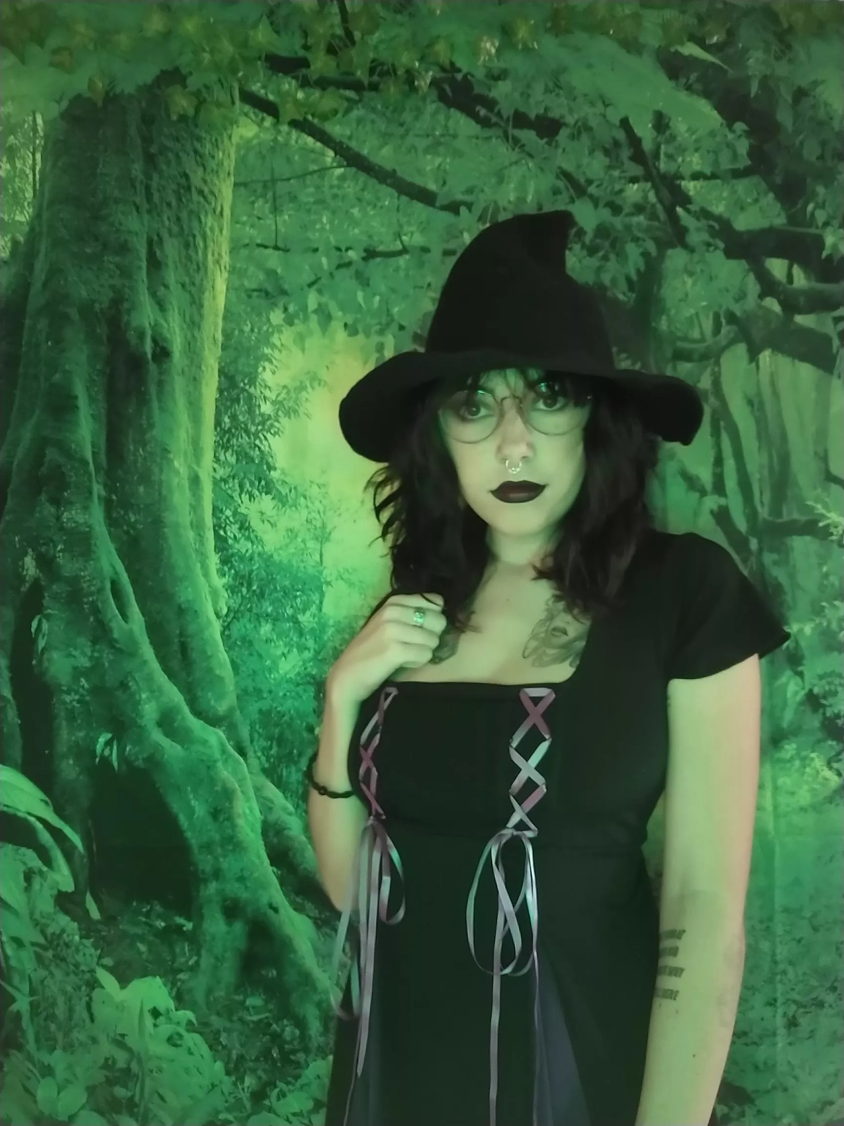 YOU KNOW YOU WANT A WITCHY BITCH YOU KNOW YOU WANT A WITCHY BITCH