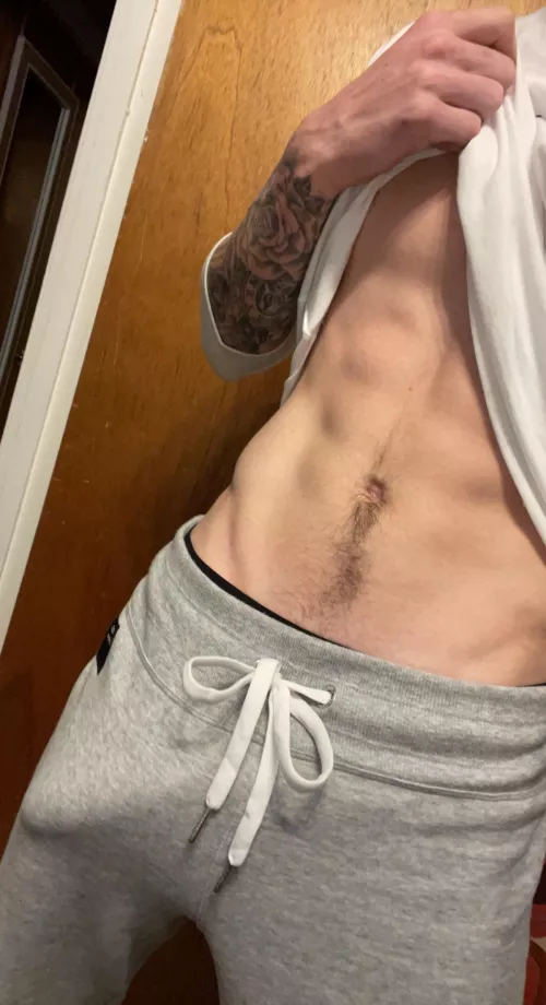 You like my grey sweats?π