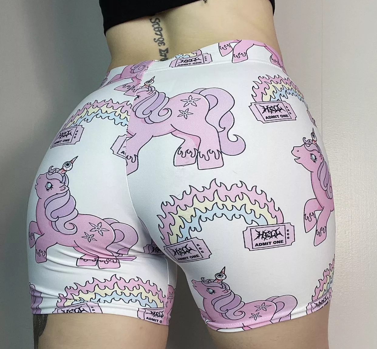 you like my short shorts? you like my short shorts?