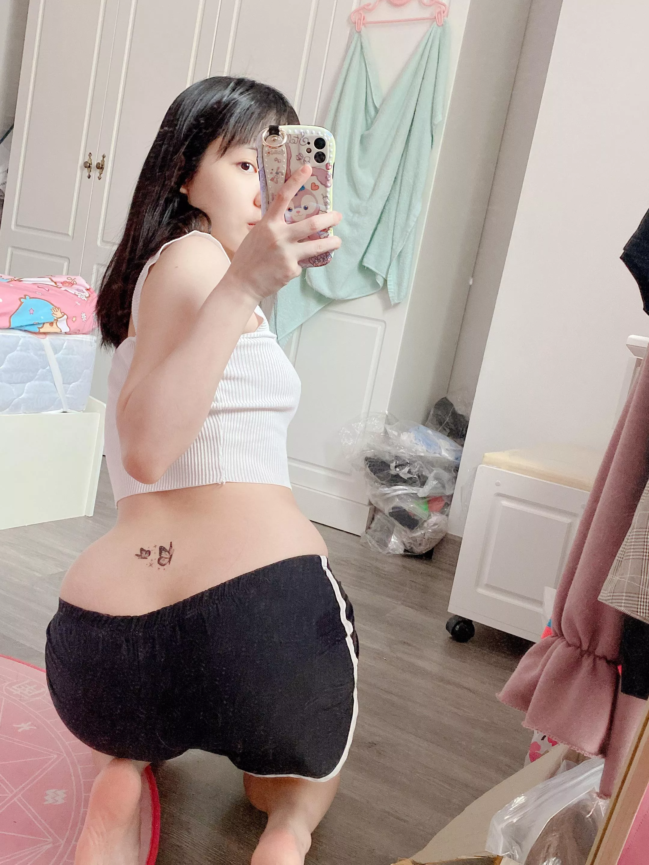 You make me feel like butterflies.. on my butt🤤🤤🤤