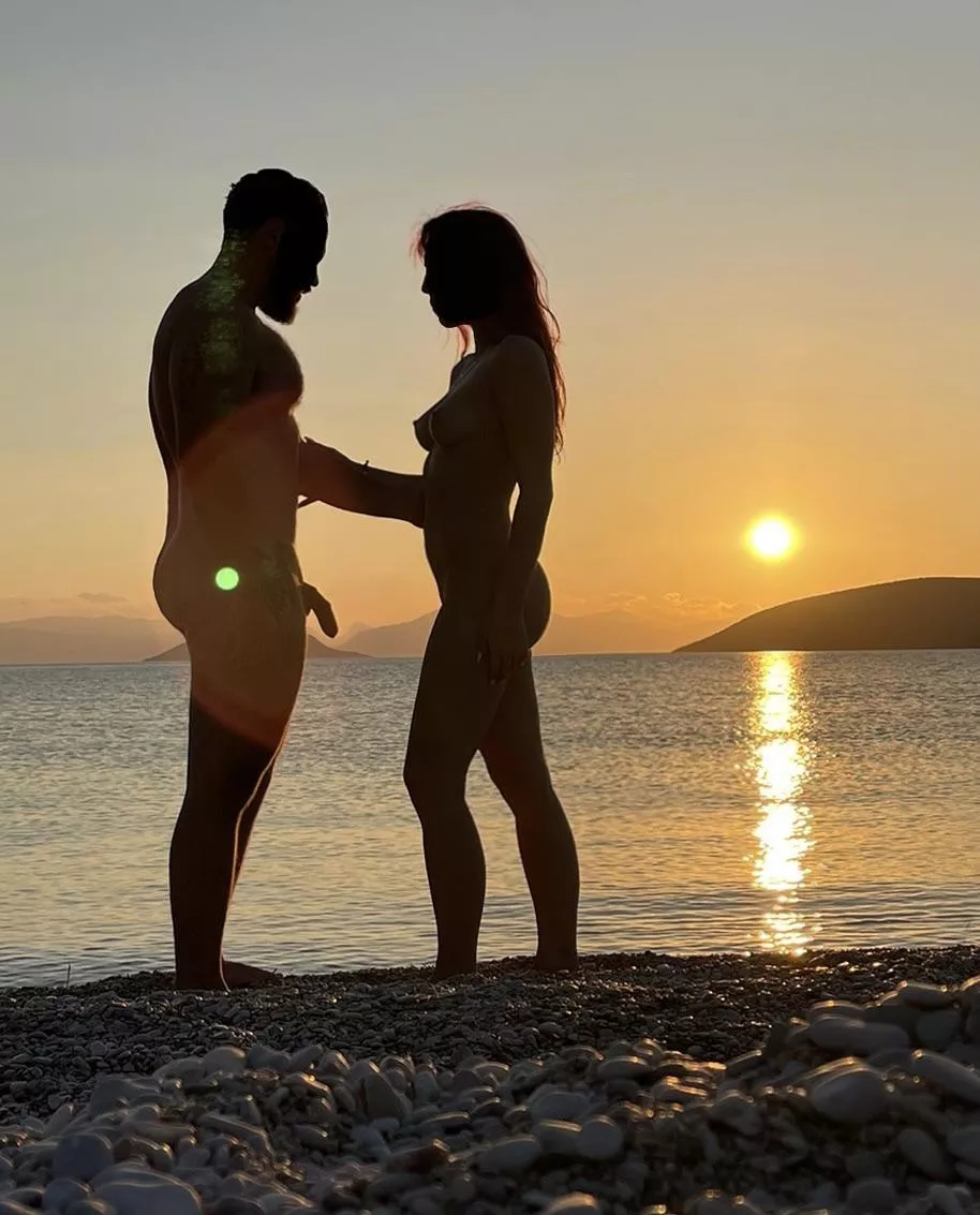 You, me and the beautiful sunset.. [00:00]