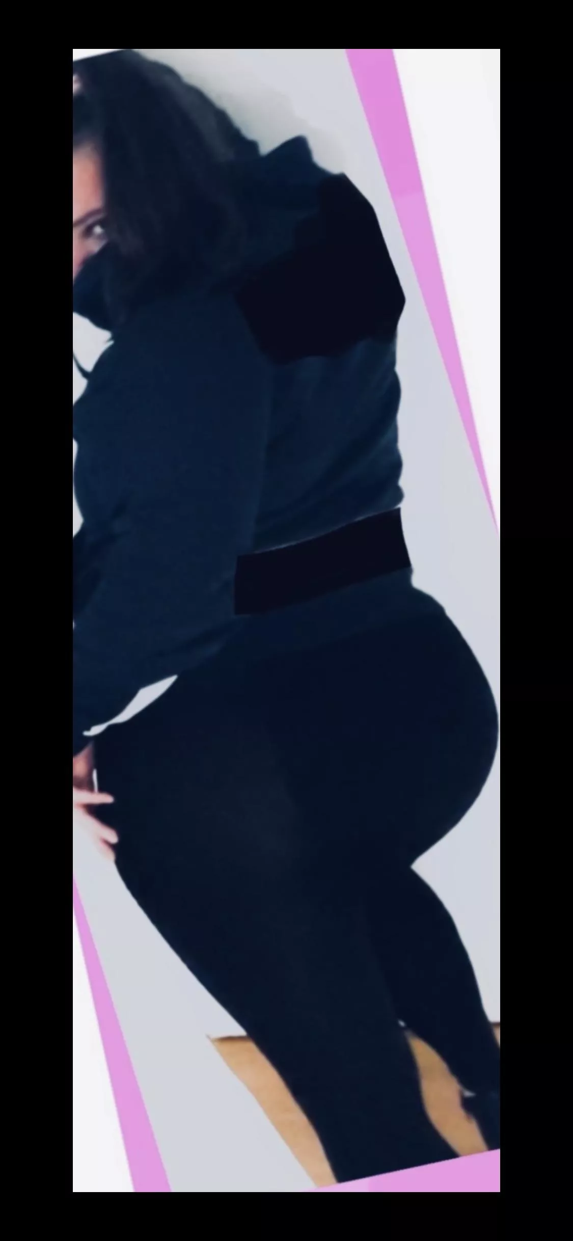 You see me in the club ... you see me dance ... what would you do next? Do I look female enough to trap you?😳🥺👄💕