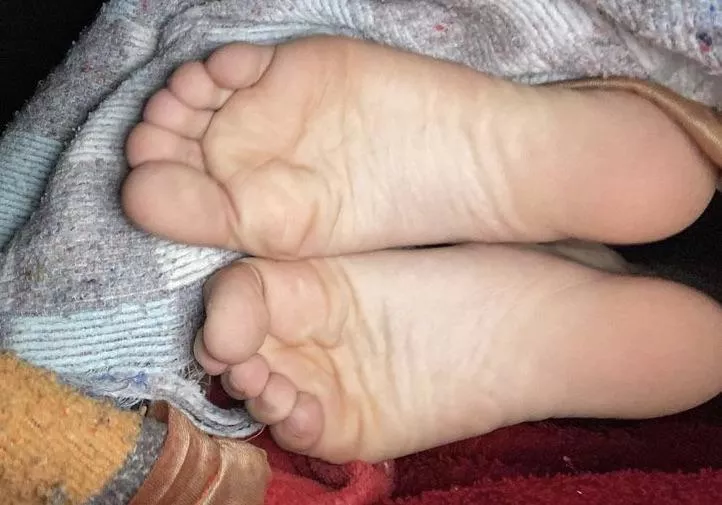 you see my feet out of the blanket, what’d you do? suck it or fuck? 😈👅