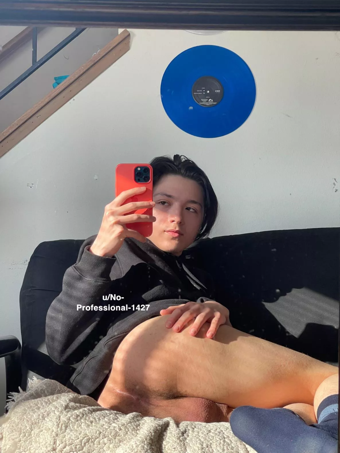 you wanna see more of this bottom boy 👀