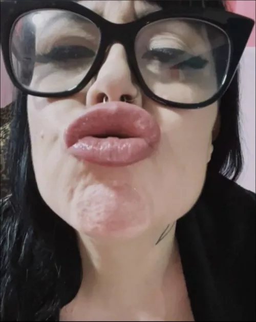 You wouldn't believe the loads I've blown on girls like her