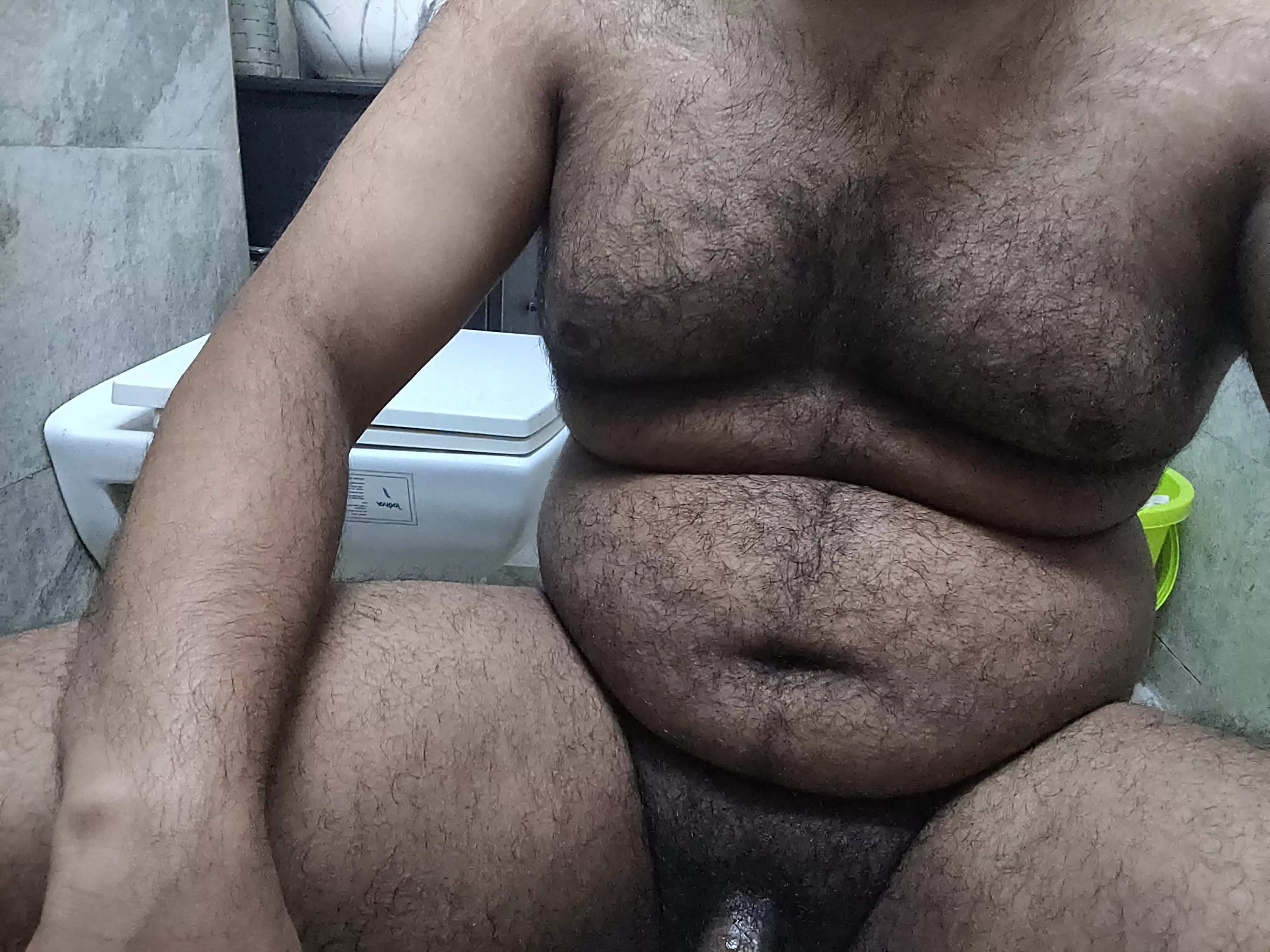 Young bear in need of assistance 🥺