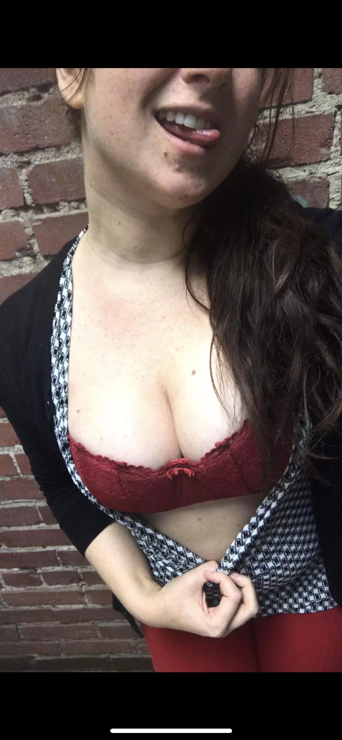 Young, hourglass figure, red hair and freckles. Tell me what you want and I’ll make your dreams come true 😉💋