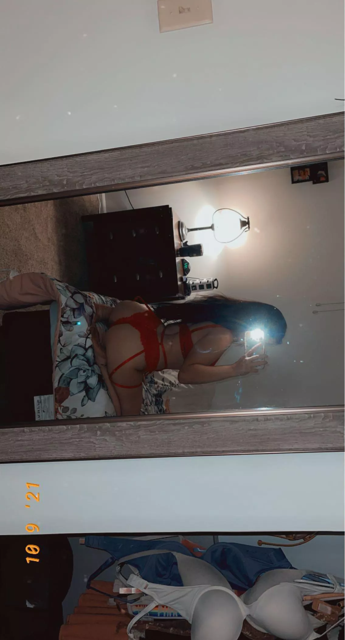 Young milf// sub for free rn. Dm me😘❤️