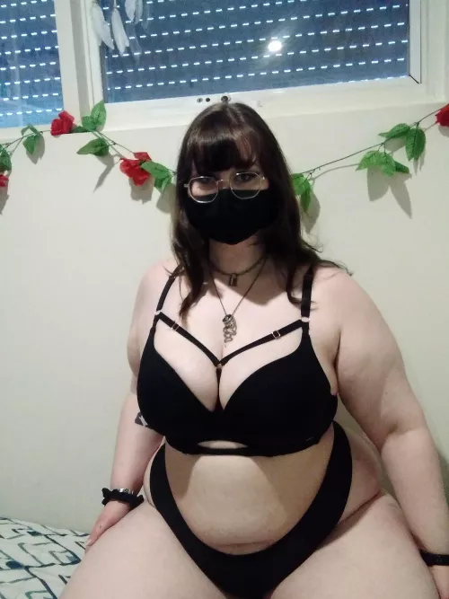 Your Aussie big tiddy goth gf is back! π₯Ί